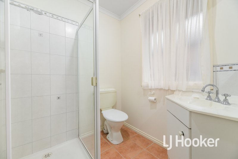 Photo - 6 Grevillea Place, Pakenham VIC 3810 - Image 11