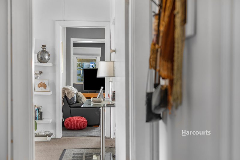 Photo - 6 Griffin Place, Sulphur Creek TAS 7316 - Image 5