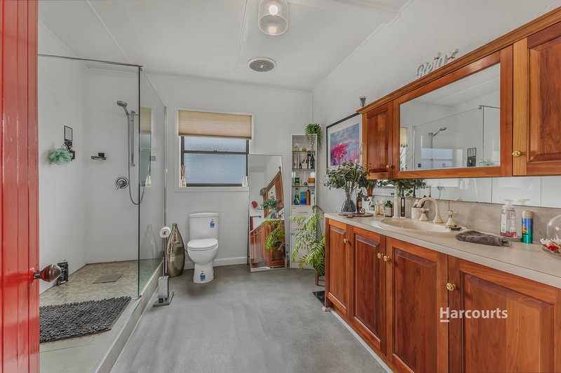 Photo - 6 Griffin Place, Sulphur Creek TAS 7316 - Image 9