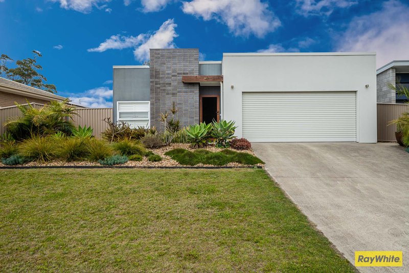 6 Griffiths Run, Broulee NSW 2537