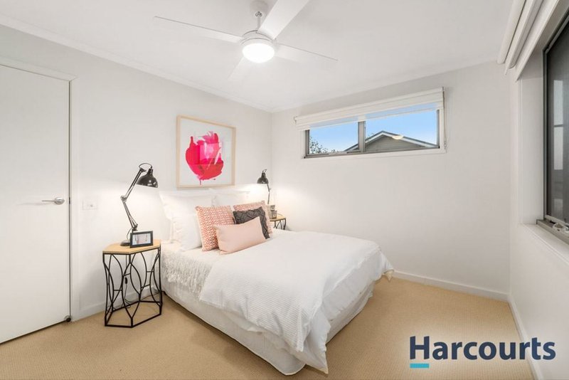 Photo - 6 Grove Way, Wantirna South VIC 3152 - Image 7