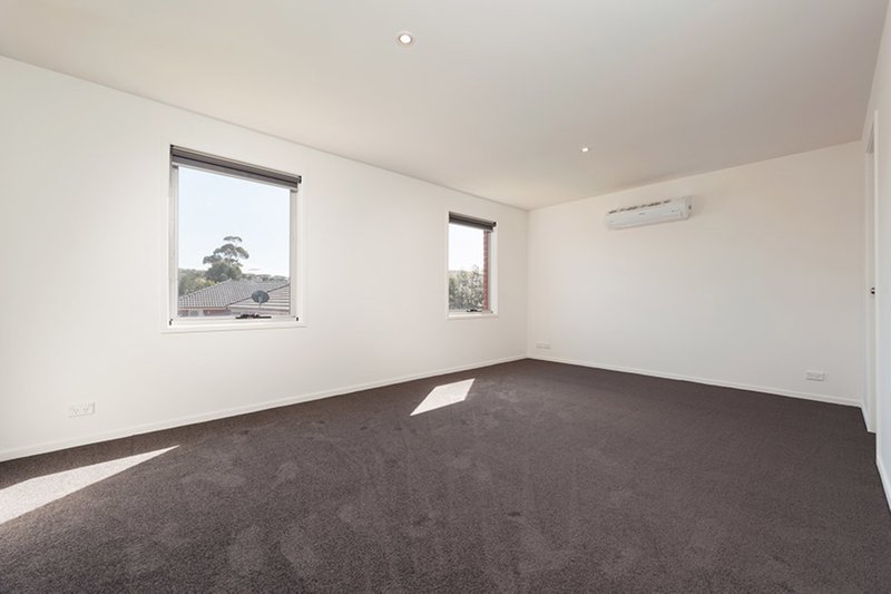 Photo - 6 Gunning Lane, Craigieburn VIC 3064 - Image 6