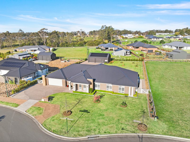 6 Guthawah Way, Renwick NSW 2575