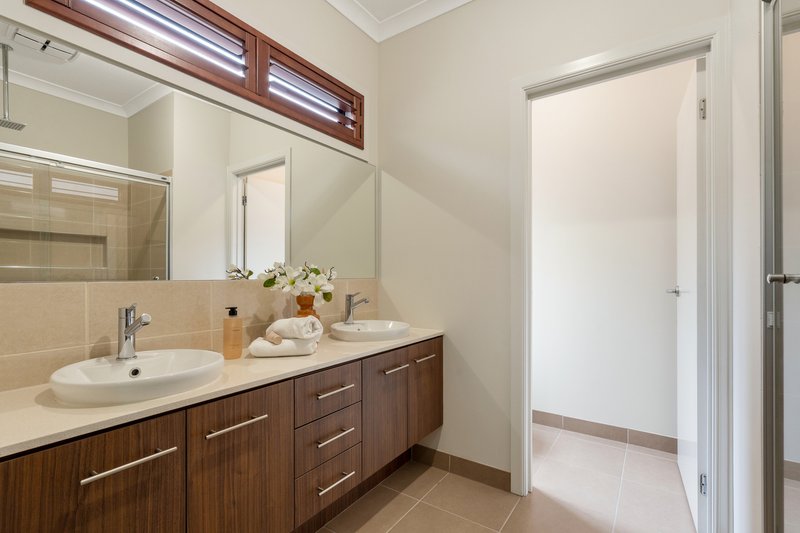 Photo - 6 Habitat Drive, Craigieburn VIC 3064 - Image 10