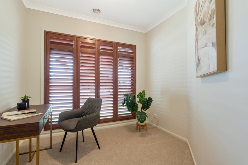 Photo - 6 Habitat Drive, Craigieburn VIC 3064 - Image 11