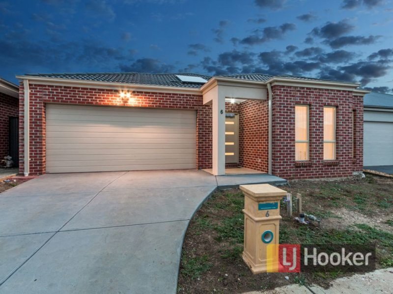 Photo - 6 Hackney Circuit, Clyde North VIC 3978 - Image 11