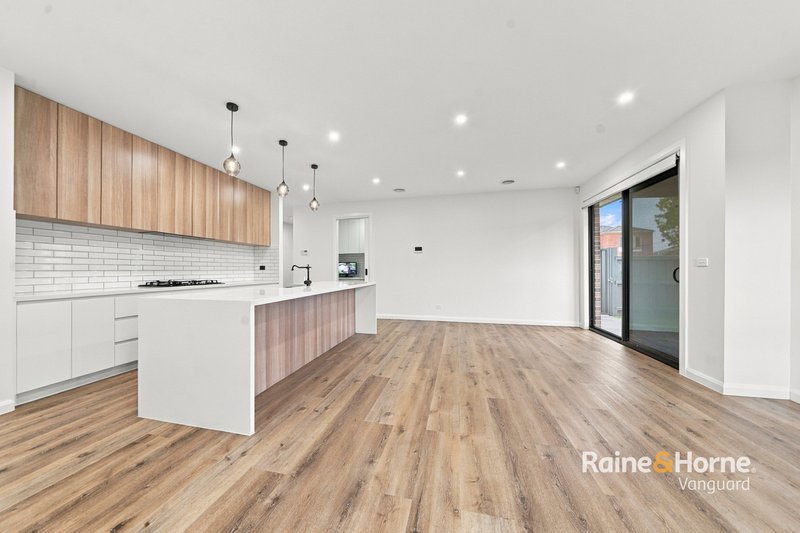 Photo - 6 Haddin Place, Doreen VIC 3754 - Image 4