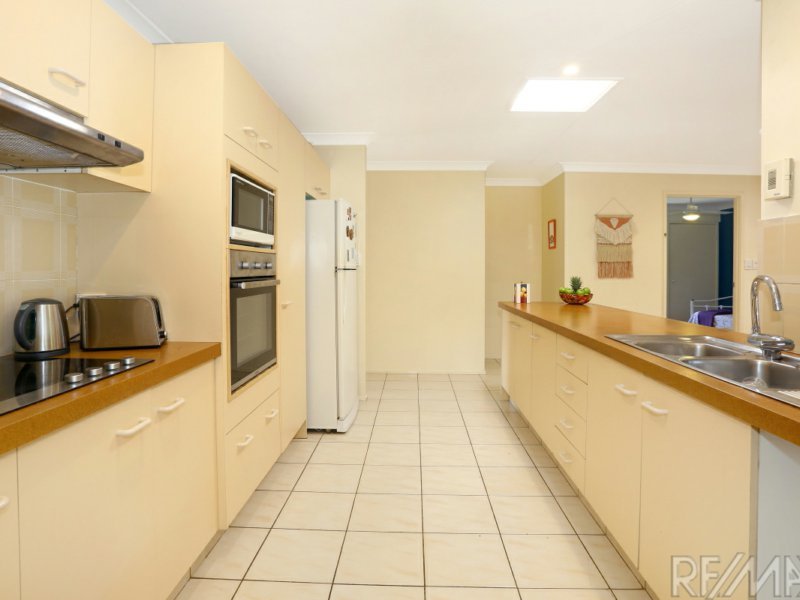 Photo - 6 Haddon Crt , Carrara QLD 4211 - Image 12