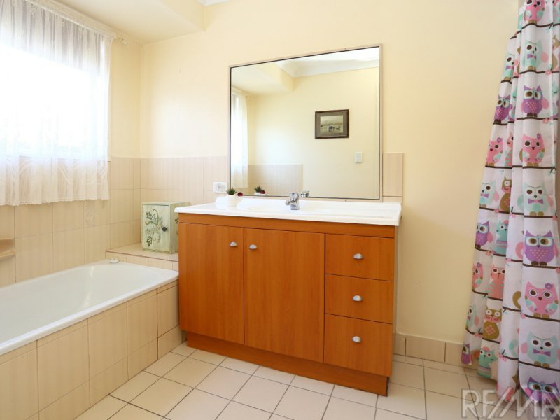 Photo - 6 Haddon Crt , Carrara QLD 4211 - Image 18