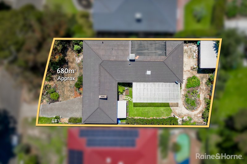 Photo - 6 Haines Court, Sunbury VIC 3429 - Image 3