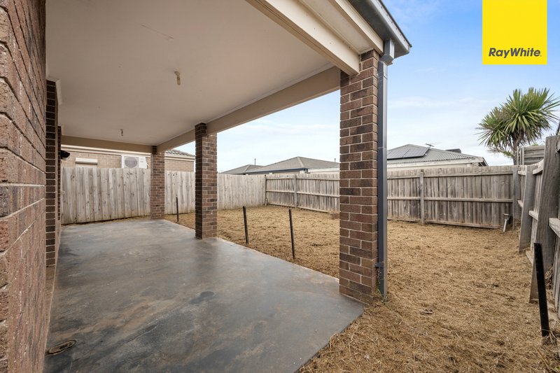 Photo - 6 Hall Mark Place, Kurunjang VIC 3337 - Image 14