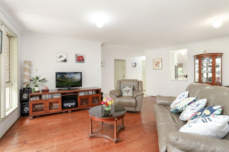 Photo - 6 Hallett Crescent, Elimbah QLD 4516 - Image 7