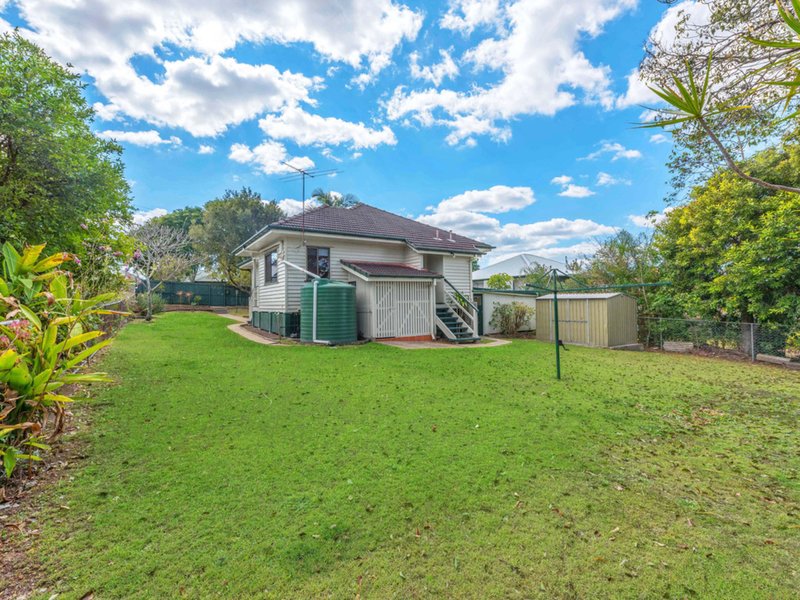 Photo - 6 Handcroft Street, Wavell Heights QLD 4012 - Image 3