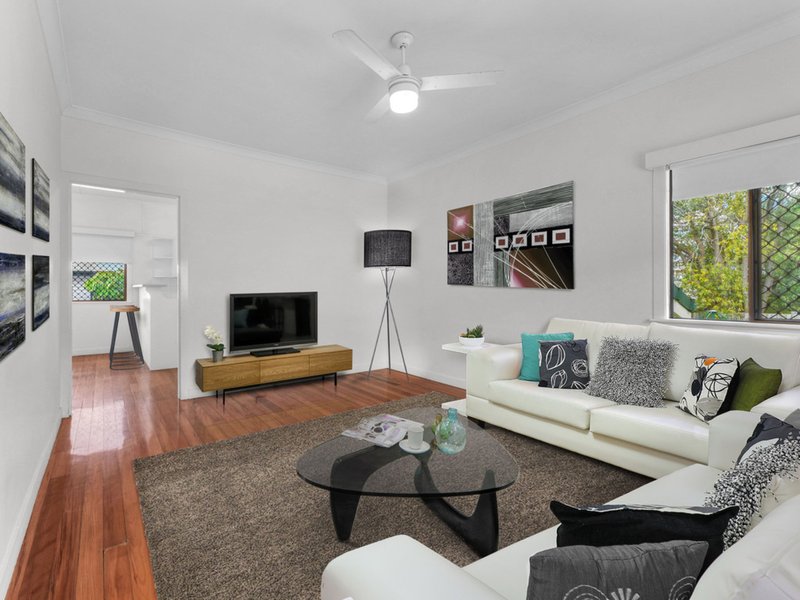 Photo - 6 Handcroft Street, Wavell Heights QLD 4012 - Image 7