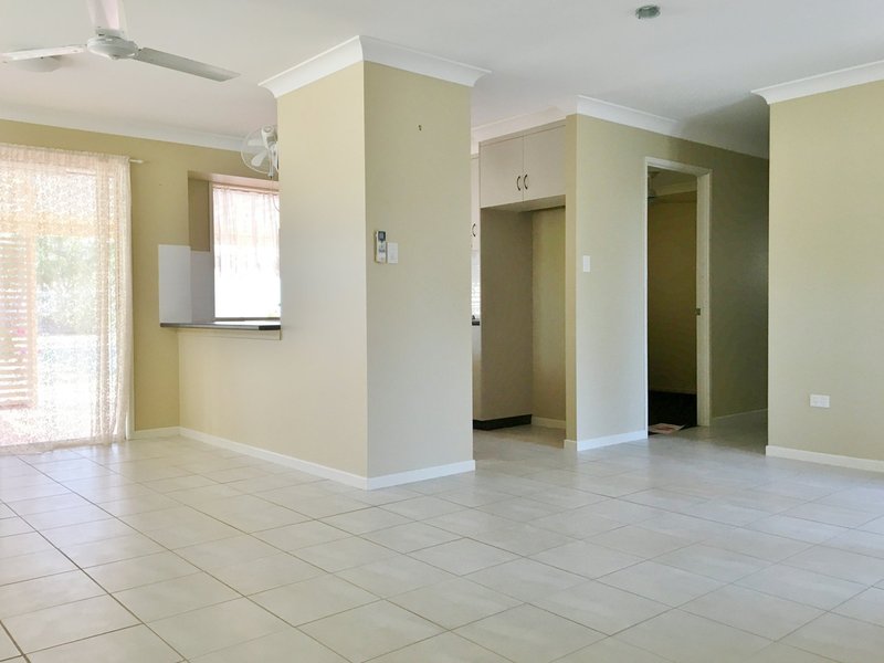 Photo - 6 Hanley Street, Wondai QLD 4606 - Image 2