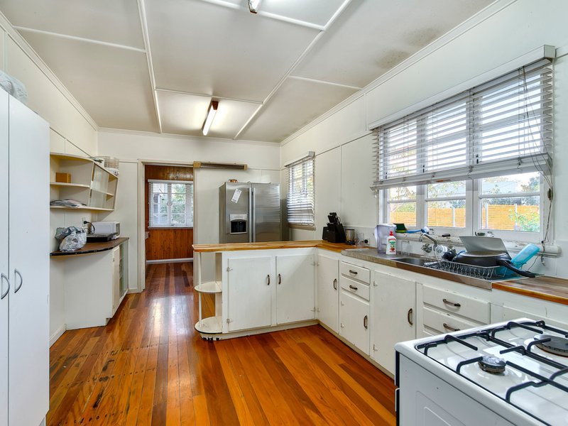 Photo - 6 Harold Street, Stafford QLD 4053 - Image 5