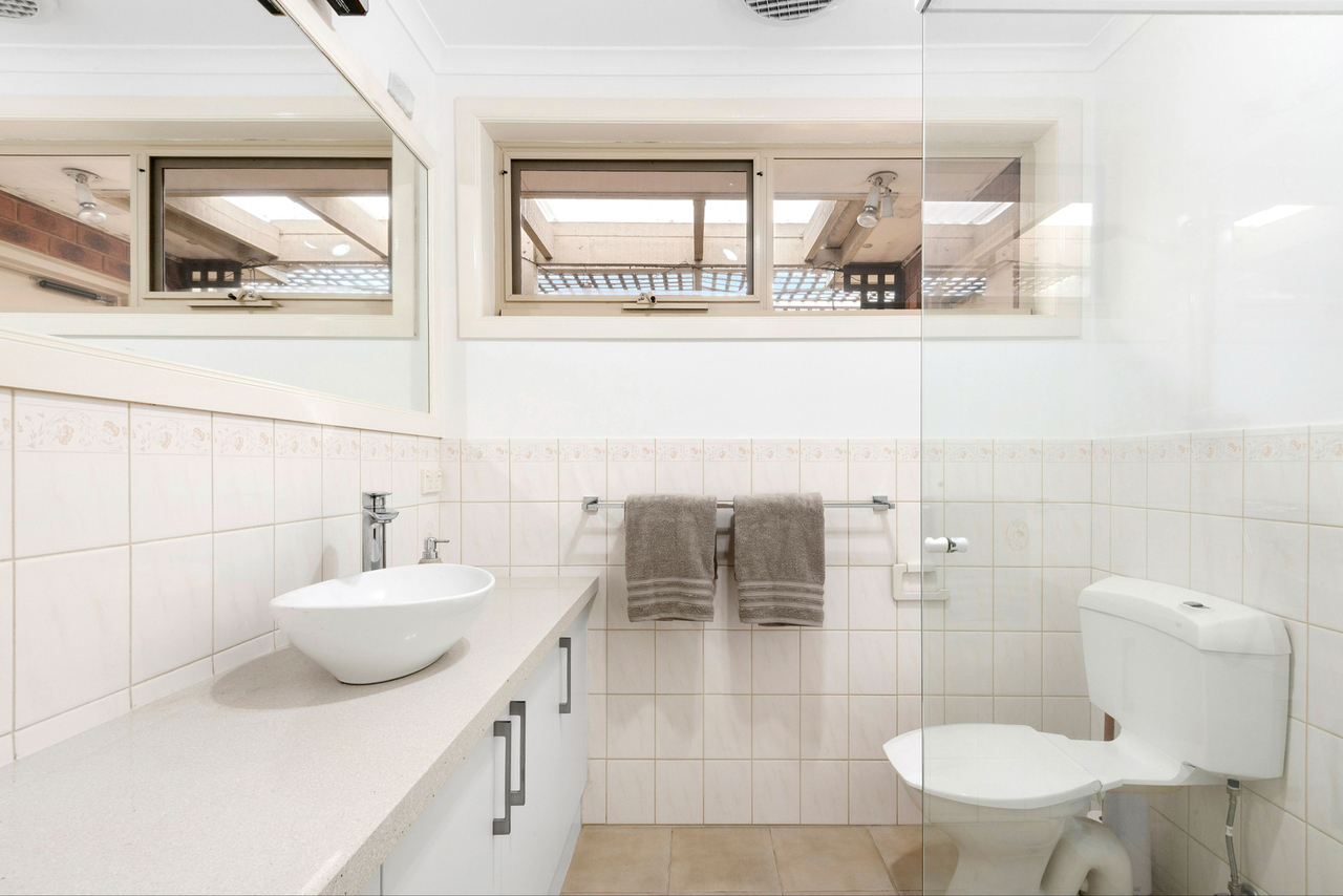 5-bedroom house at 6 Harris Court, Bell Post Hill, VIC 3215, , Victoria