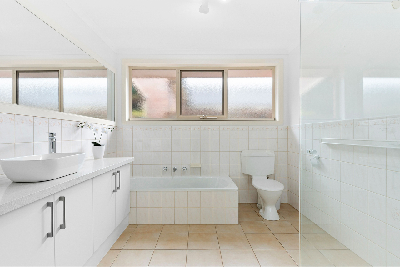 5-bedroom house at 6 Harris Court, Bell Post Hill, VIC 3215, , Victoria