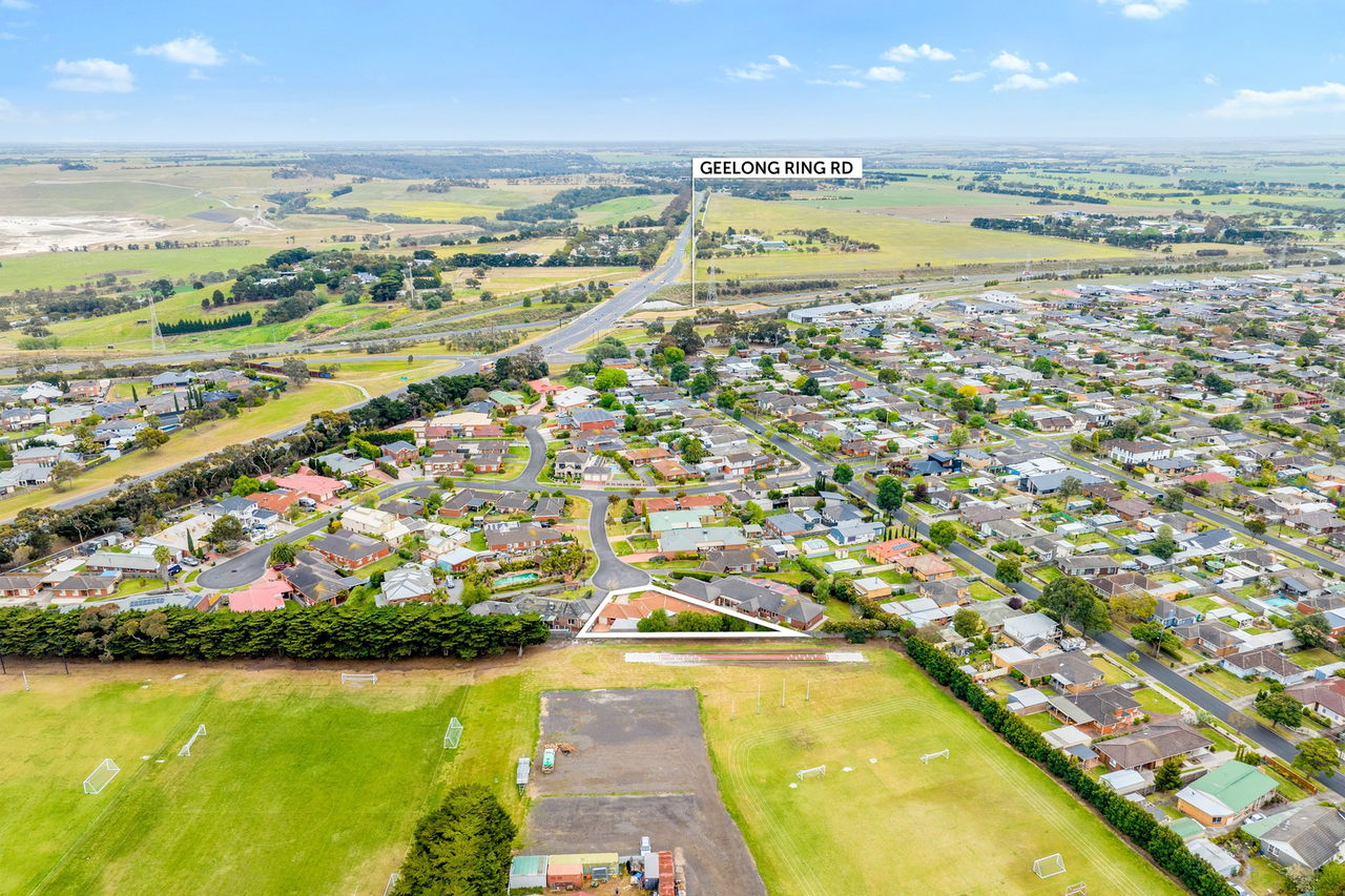 5-bedroom house at 6 Harris Court, Bell Post Hill, VIC 3215, , Victoria