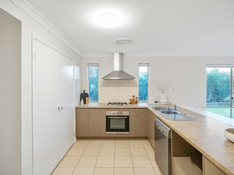 Photo - 6 Harrison Place, Griffith NSW 2680 - Image 3