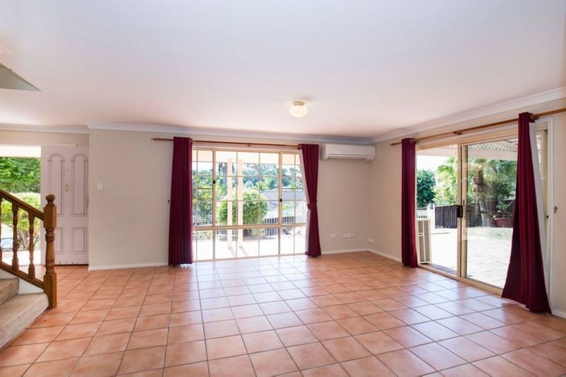 Photo - 6 Hart Court, Brookfield QLD 4069 - Image 5