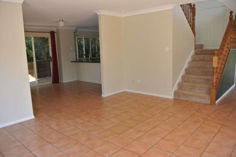 Photo - 6 Hart Court, Brookfield QLD 4069 - Image 10