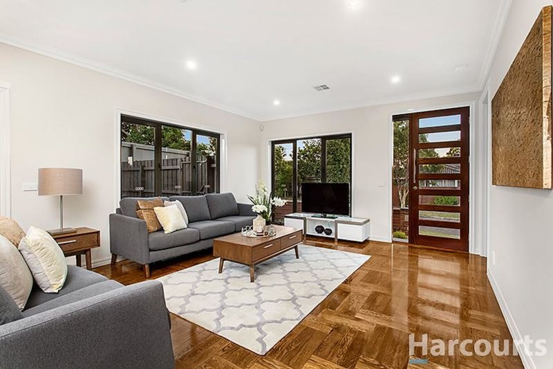 Photo - 6 Harvie Street, Glen Waverley VIC 3150 - Image 2