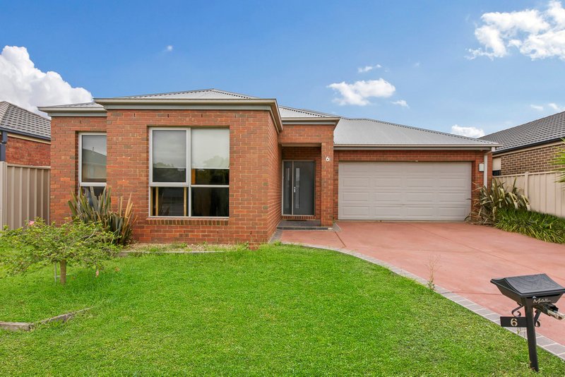 6 Hascombe Drive, Caroline Springs VIC 3023