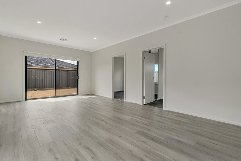 Photo - 6 Hatcher Road, Munno Para Downs SA 5115 - Image 6
