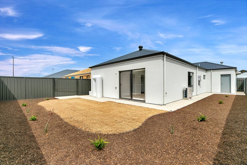 Photo - 6 Hatcher Road, Munno Para Downs SA 5115 - Image 12