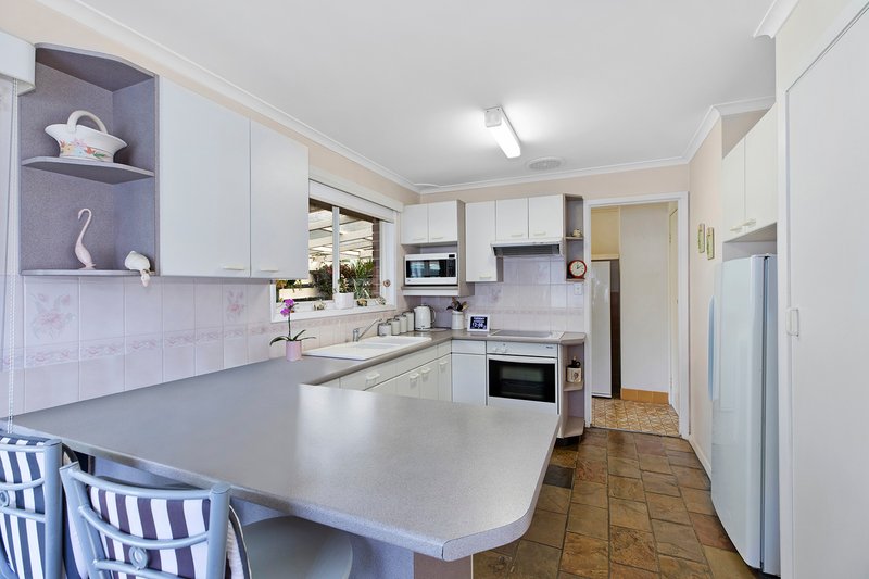 Photo - 6 Hawea Close, Wamberal NSW 2260 - Image 3