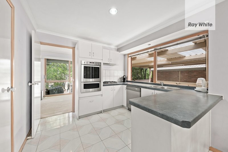 Photo - 6 Hawkes Drive, Mill Park VIC 3082 - Image 6