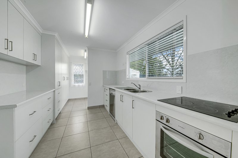 Photo - 6 Hawthorne Street, West Gladstone QLD 4680 - Image 11