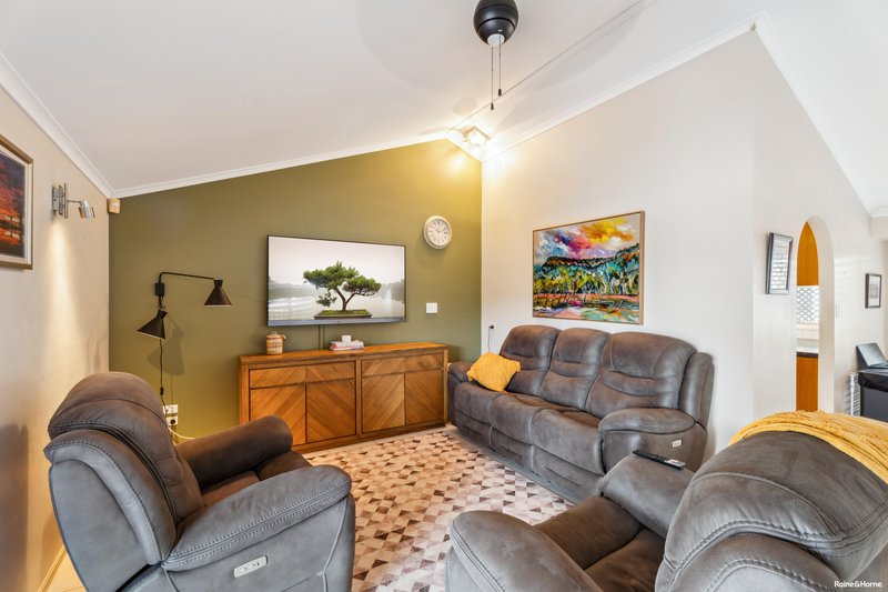 Photo - 6 Hayman Court, Kawungan QLD 4655 - Image 4