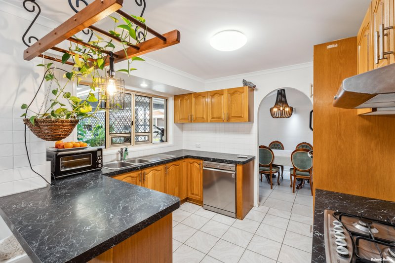 Photo - 6 Hayman Court, Kawungan QLD 4655 - Image 6