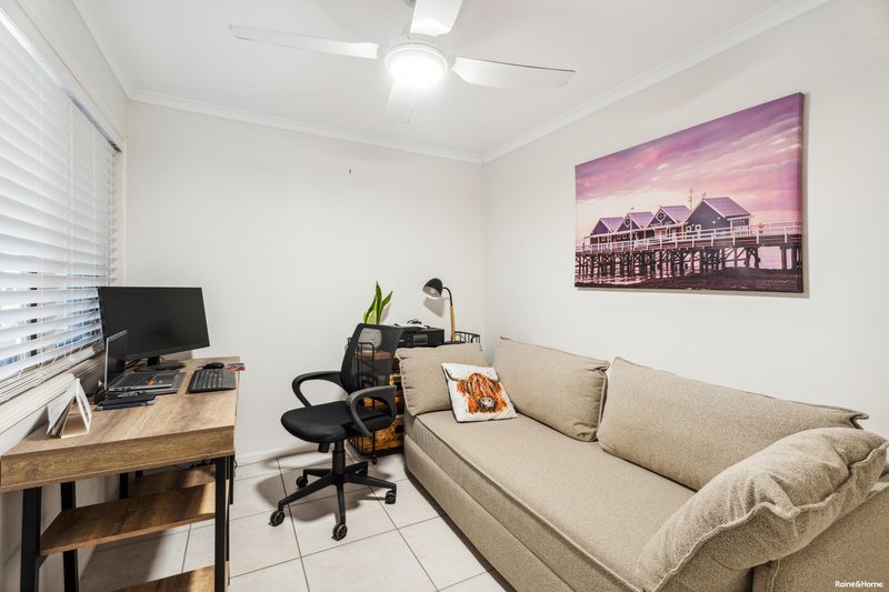 Photo - 6 Hayman Court, Kawungan QLD 4655 - Image 13