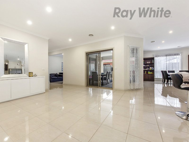 Photo - 6 Heathcliff Avenue, Deer Park VIC 3023 - Image 2