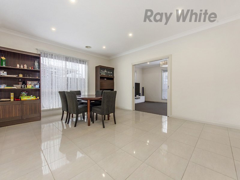 Photo - 6 Heathcliff Avenue, Deer Park VIC 3023 - Image 5