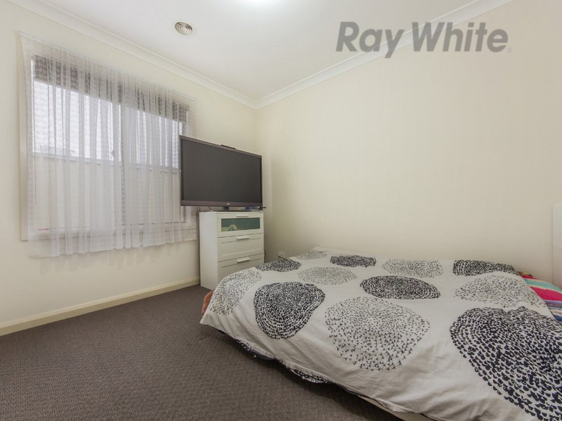 Photo - 6 Heathcliff Avenue, Deer Park VIC 3023 - Image 11