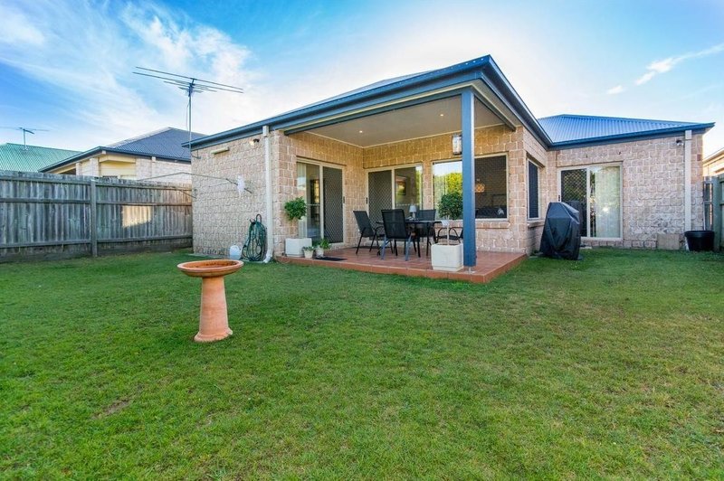 Photo - 6 Heathcote Avenue, North Lakes QLD 4509 - Image 13