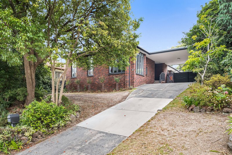 6 Heatherlea Drive, Wheelers Hill VIC 3150