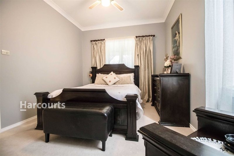 Photo - 6 Heaton Court, Caroline Springs VIC 3023 - Image 7