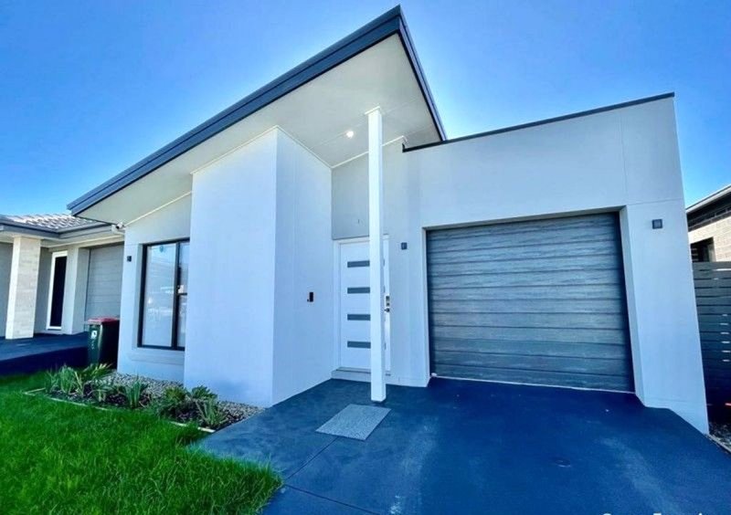 6 Hedge Street, Oran Park NSW 2570