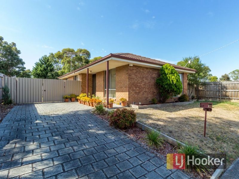 6 Hedley Place, Hampton Park VIC 3976