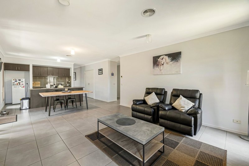 Photo - 6 Hegarty Place, Maddingley VIC 3340 - Image 5