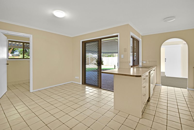 Photo - 6 Helm Crescent, Wurtulla QLD 4575 - Image 6