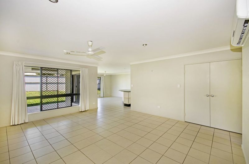 Photo - 6 Henning Court, Bushland Beach QLD 4818 - Image 3