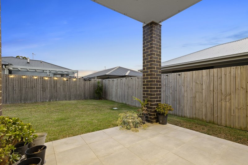 Photo - 6 Herald Close, Kallangur QLD 4503 - Image 9