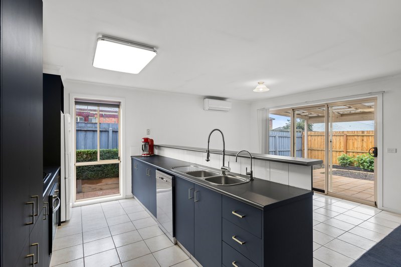 Photo - 6 Hewitt Drive, Grovedale VIC 3216 - Image 2