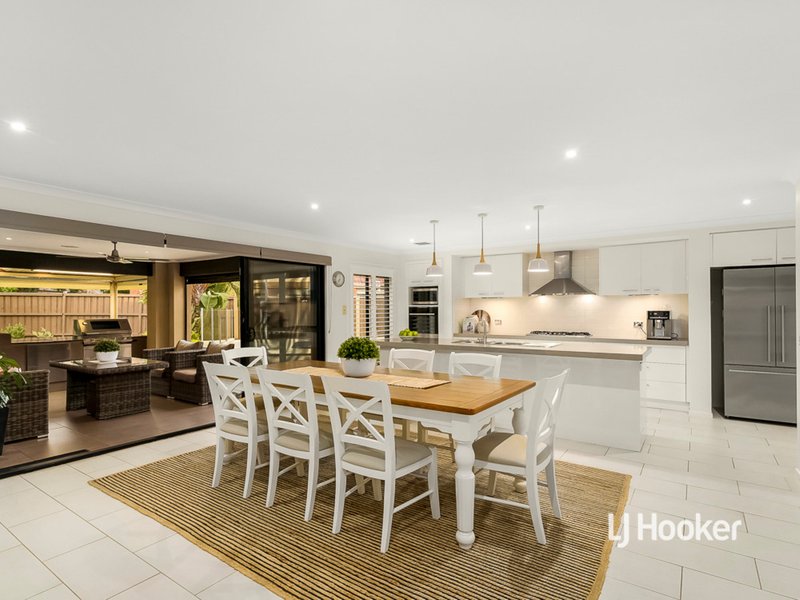 Photo - 6 Hibiscus Crescent, Point Cook VIC 3030 - Image 5